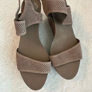 Vince Camuto heels/ sandals NWOT size 7.5